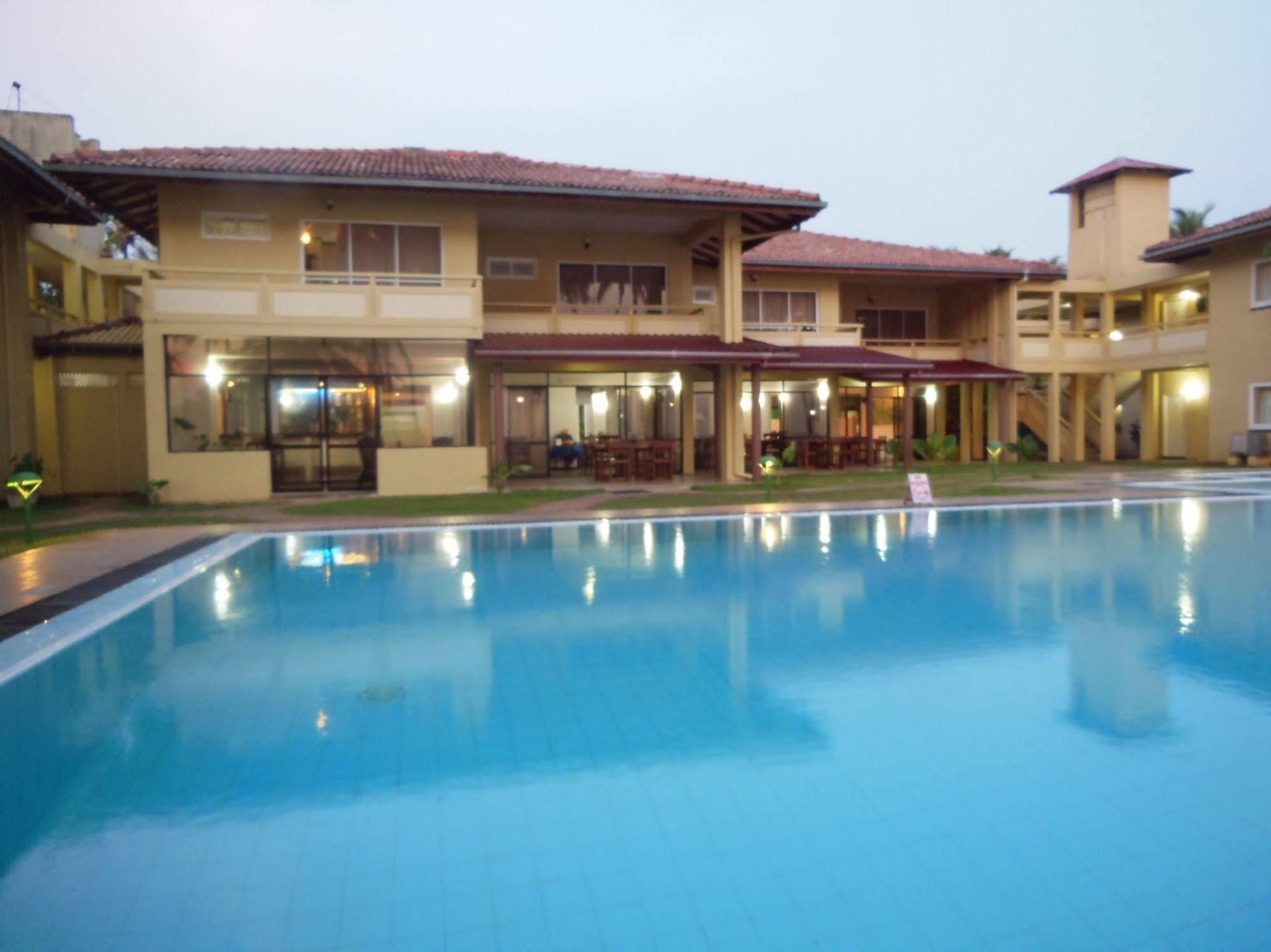 Sanmali Beach Hotel Marawila Zewnętrze zdjęcie